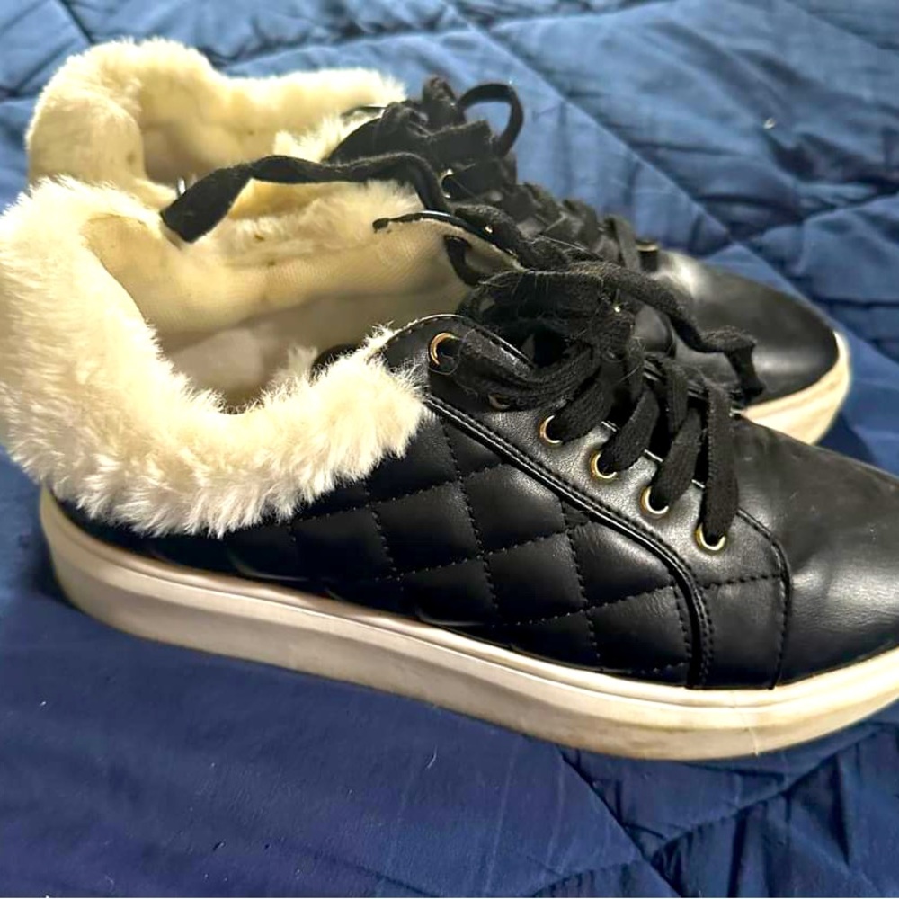ShuShop size 7 women’s.